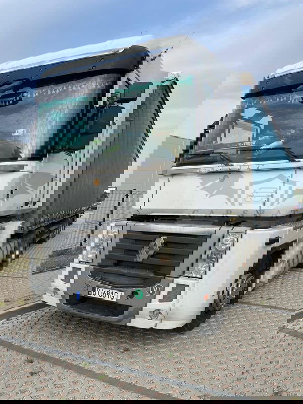 Renault Magnum 2011