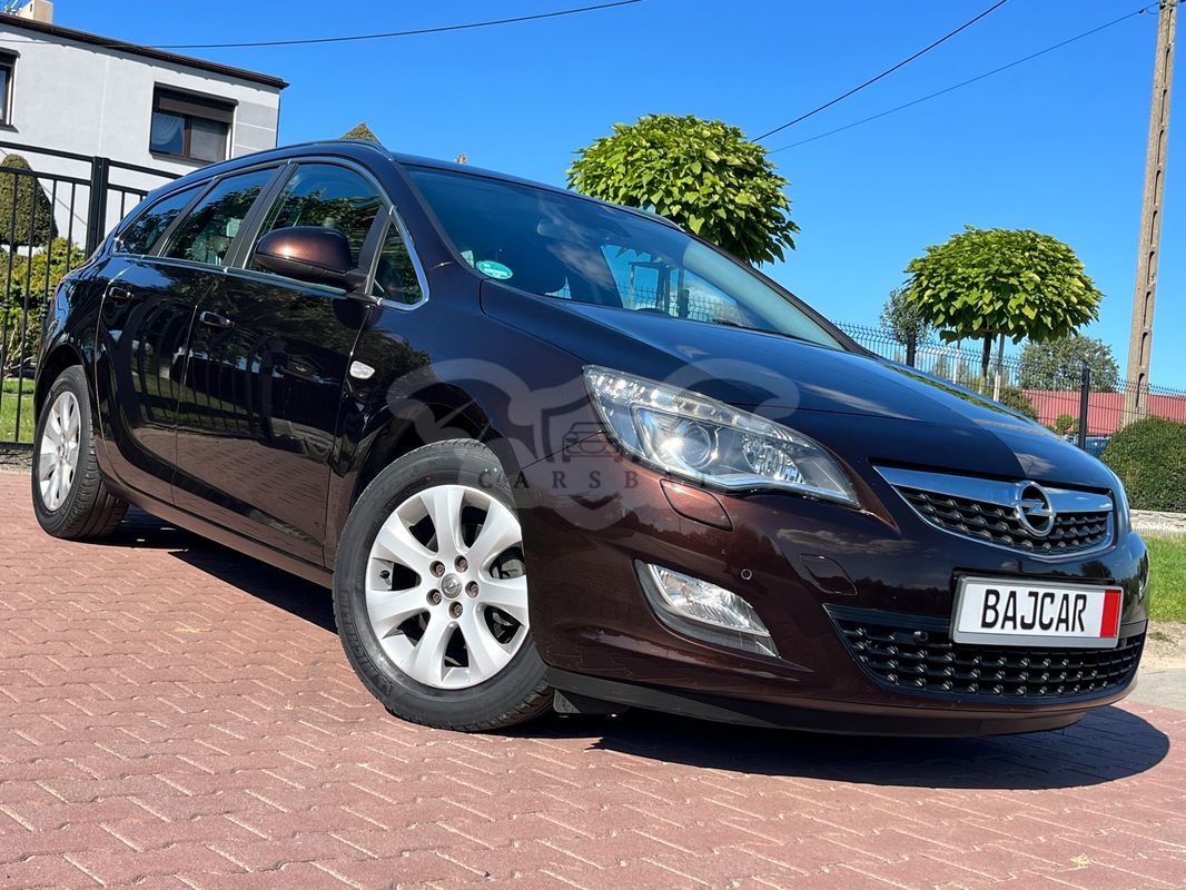 Opel Astra J 1.4 Turbo Cosmo 2011