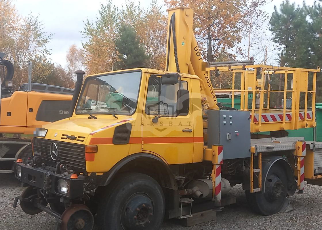 Mercedes-Benz Unimog 2001