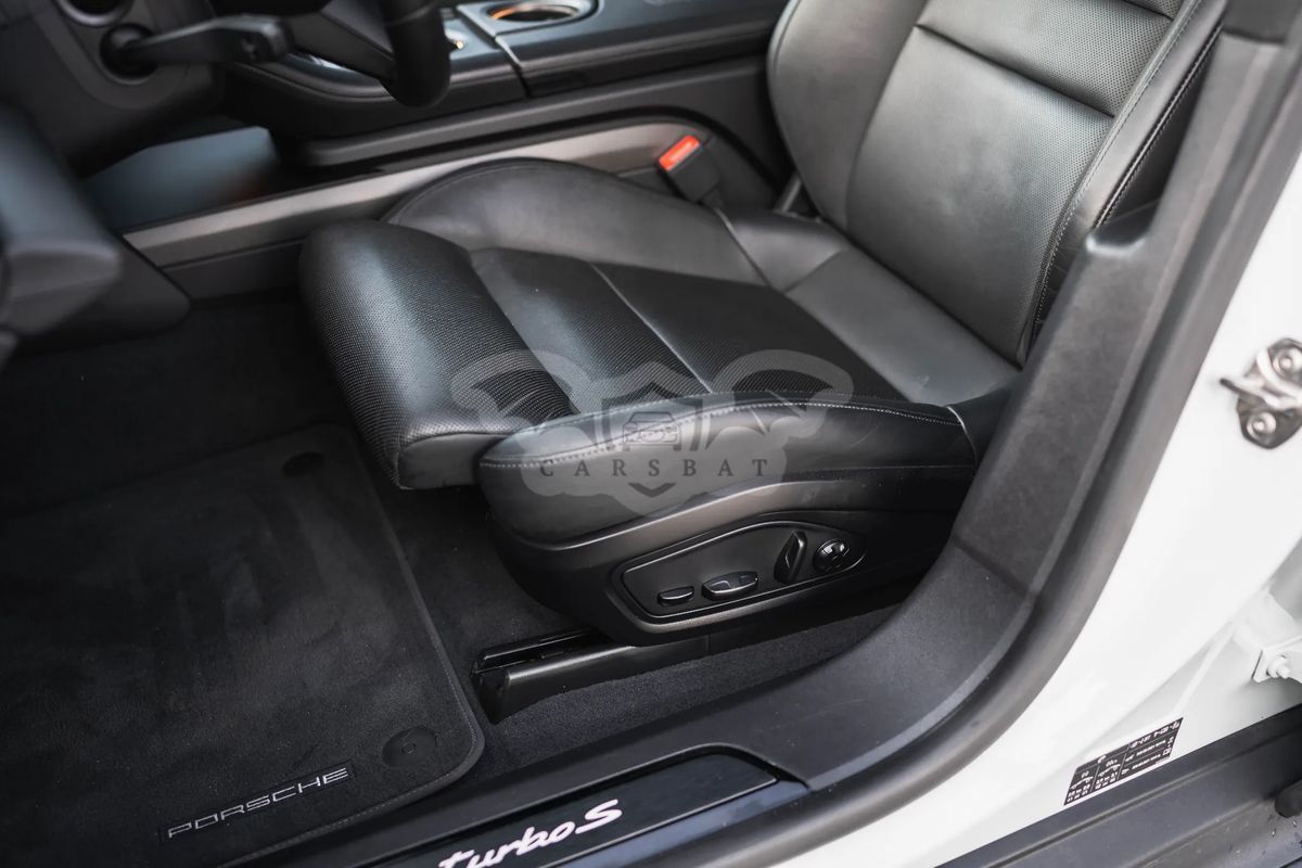 Porsche Taycan Turbo S 2020