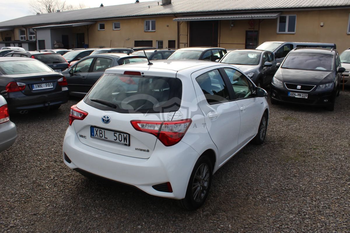 Toyota Yaris III Hybrid 1.5 VVT-i Business Edition 2019