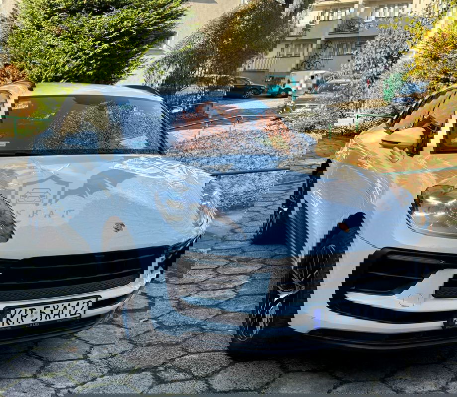 Porsche Macan Standard 2021