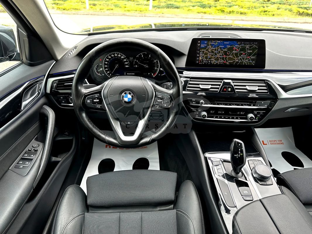 BMW 5 Series G30/G31 520d Touring Sport Line 2019