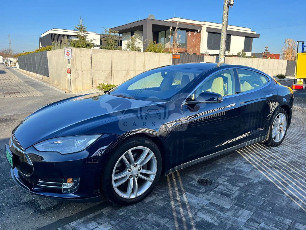 Tesla Model S Standard 2013