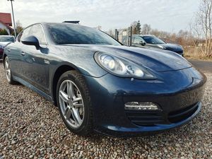 Porsche Panamera 4S 2012