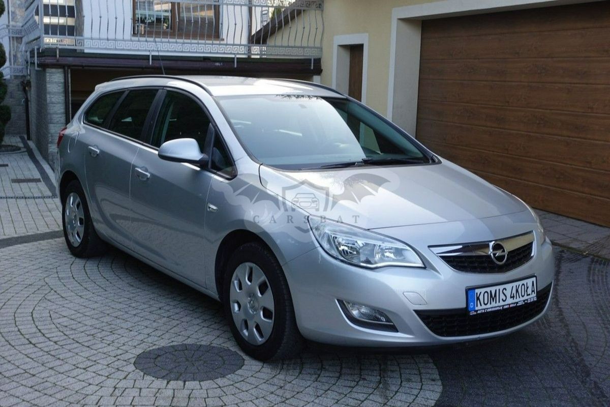 Opel Astra J 2011