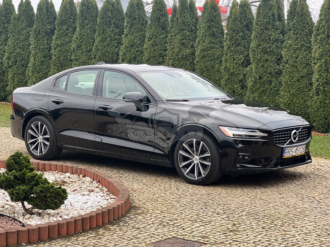 Volvo S60 III T5 AWD Momentum Pro 2020