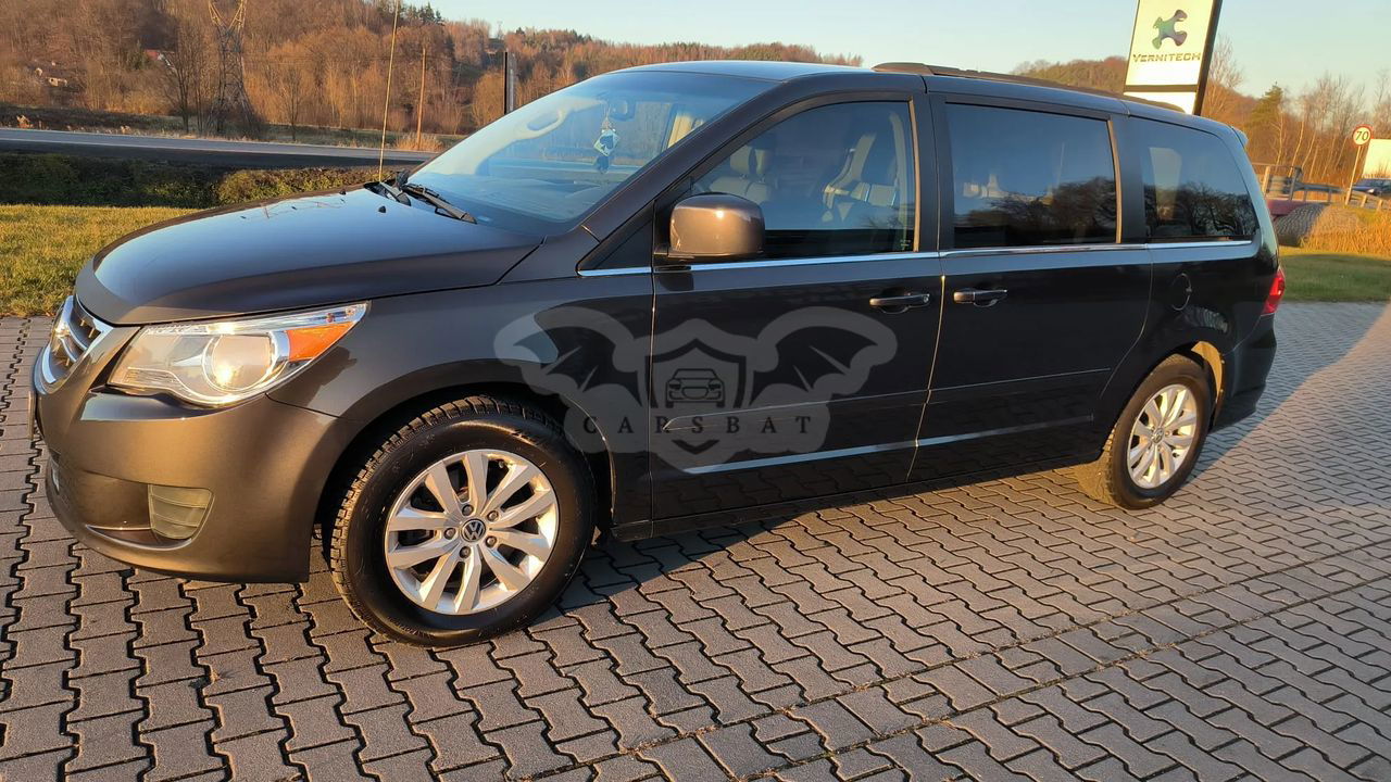 Volkswagen Routan 2012