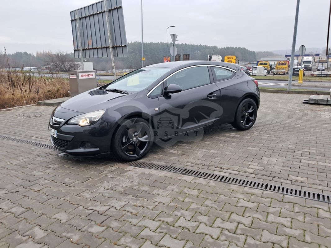 Opel Astra J GTC 1.4 Turbo 2012