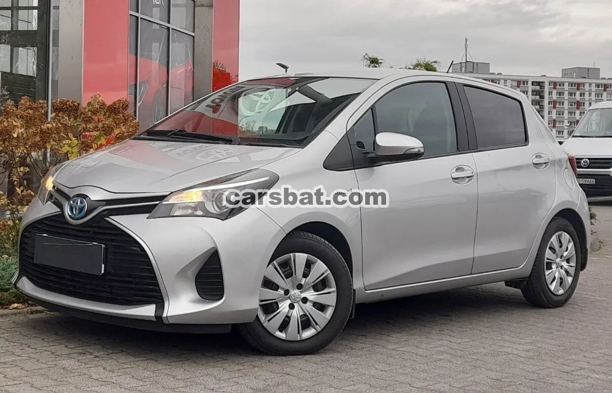 Toyota Yaris III Hybrid 1.5 VVT-i Selection 2015