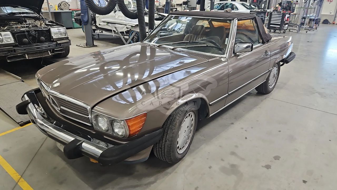 Mercedes-Benz SL R107 500 1988