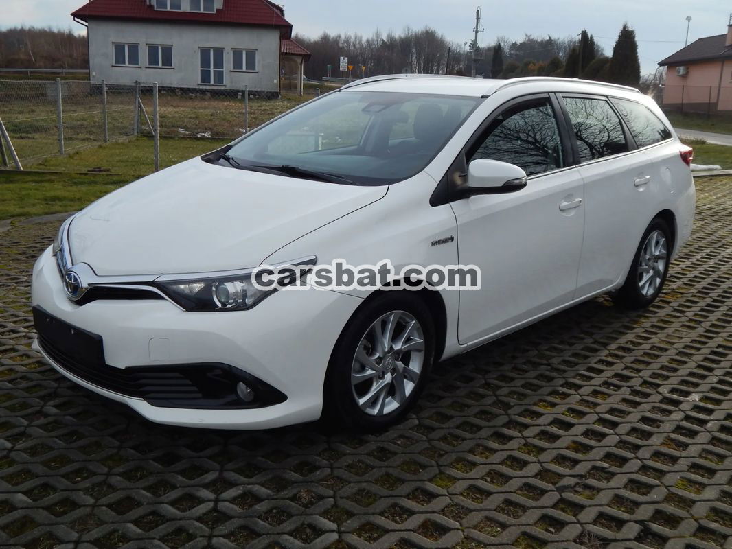 Toyota Auris II Hybrid 135 Dynamic 2016