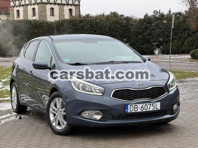 Kia Ceed II Cee'd 1.4 Business Line 2013