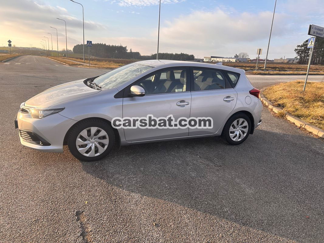 Toyota Auris II 2015