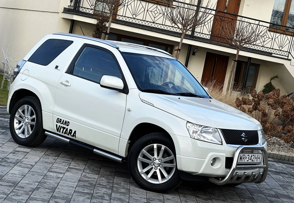 Suzuki Grand Vitara II 1.6 Black&White 2007