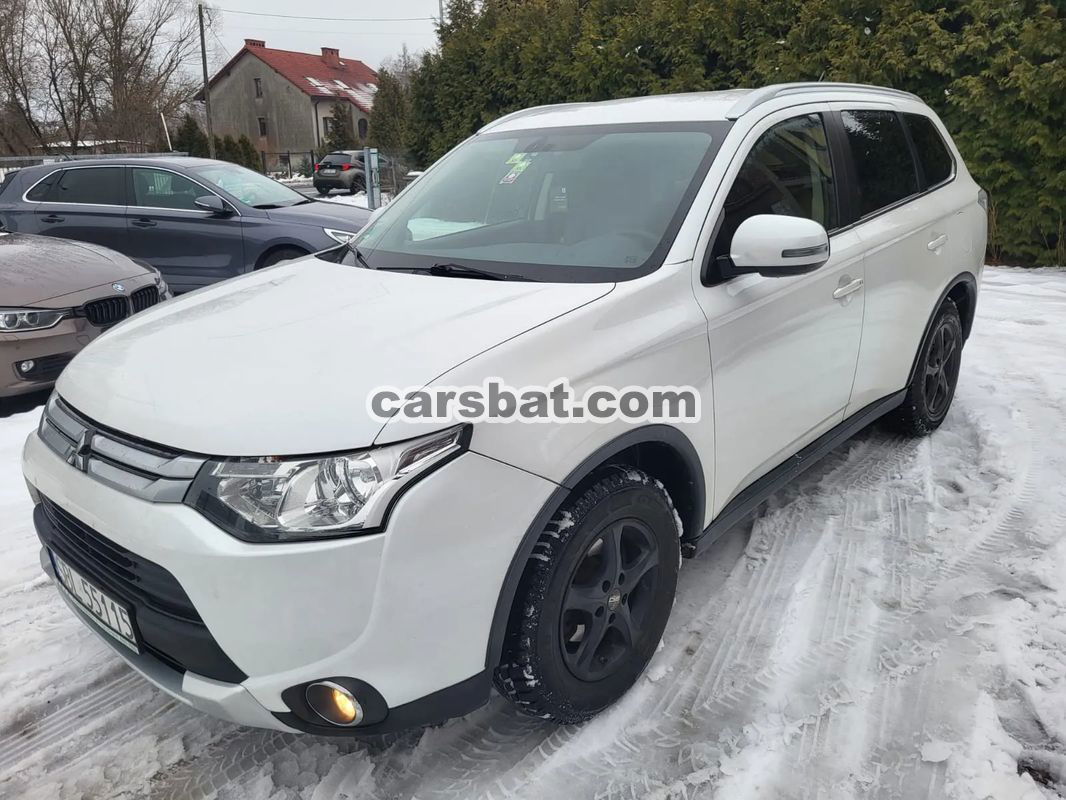 Mitsubishi Outlander III 2.2 DID Instyle Navi 4WD 2015