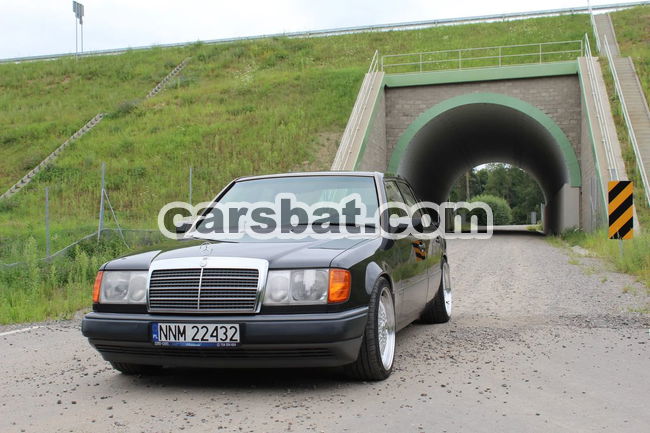 Mercedes-Benz E 1990