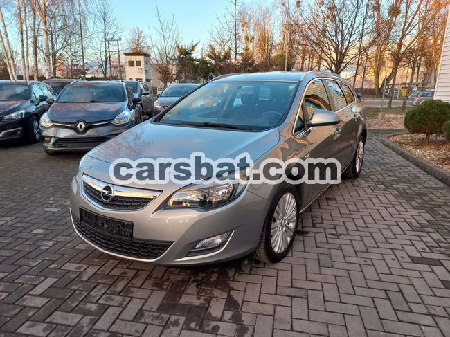 Opel Astra J 1.4 Turbo Cosmo 2011