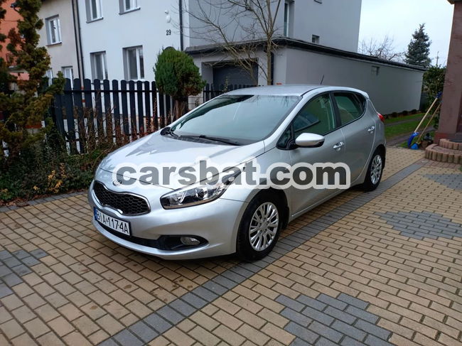 Kia Ceed II Cee'd 1.4 CRDi M 2013