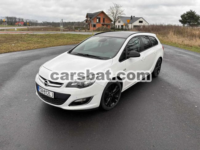 Opel Astra J IV 1.4 T Sport 2013