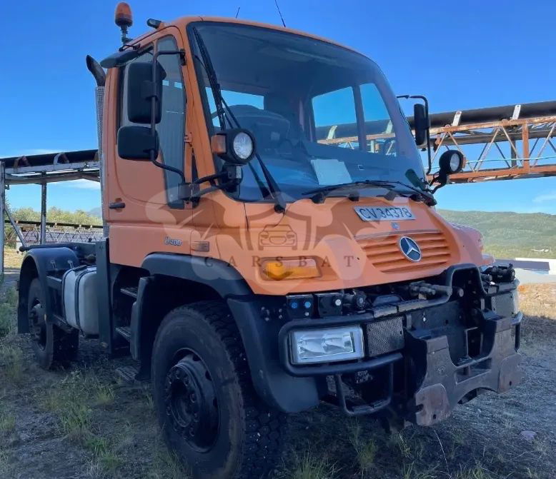 Mercedes-Benz Unimog 2001
