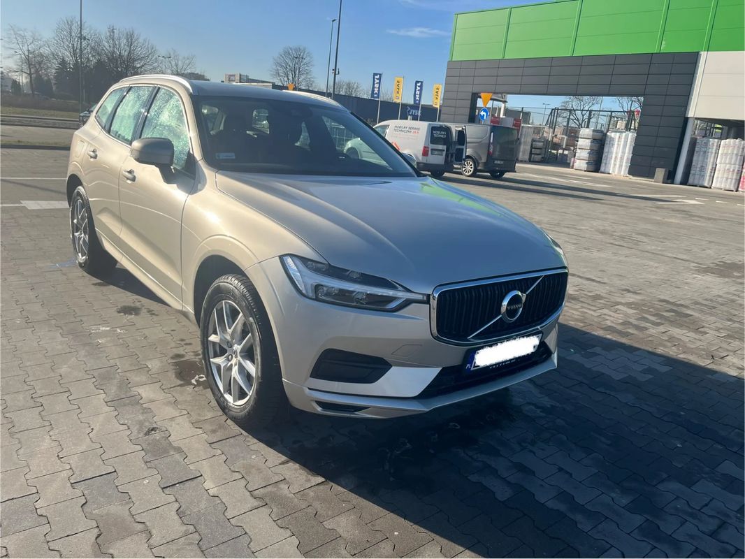 Volvo XC60 II D4 Momentum Pro 2019