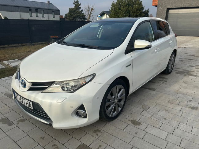 Toyota Auris II Hybrid 135 Prestige 2012