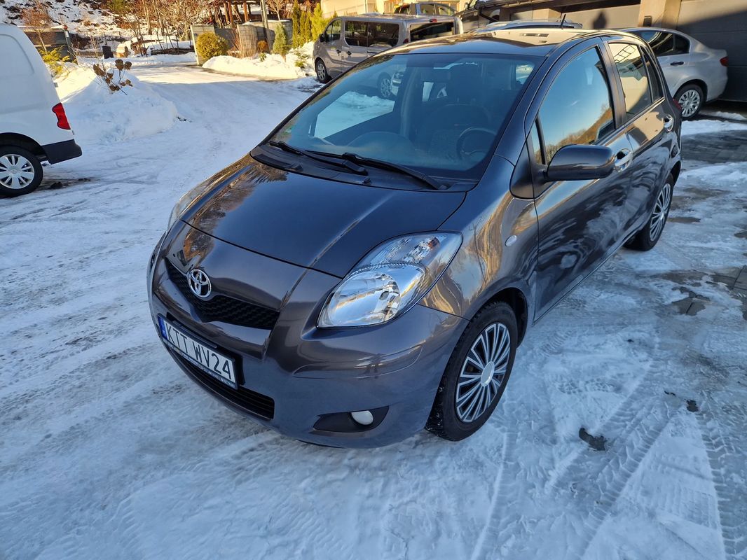 Toyota Yaris II 1.33 Premium 2011