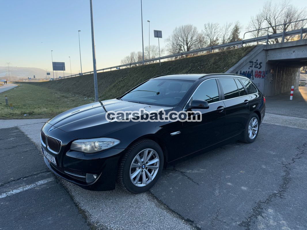 BMW 5 Series F10/F11 520d Touring 2011