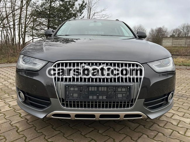 Audi A4 quattro 2.0 TDI DPF S tronic 2013