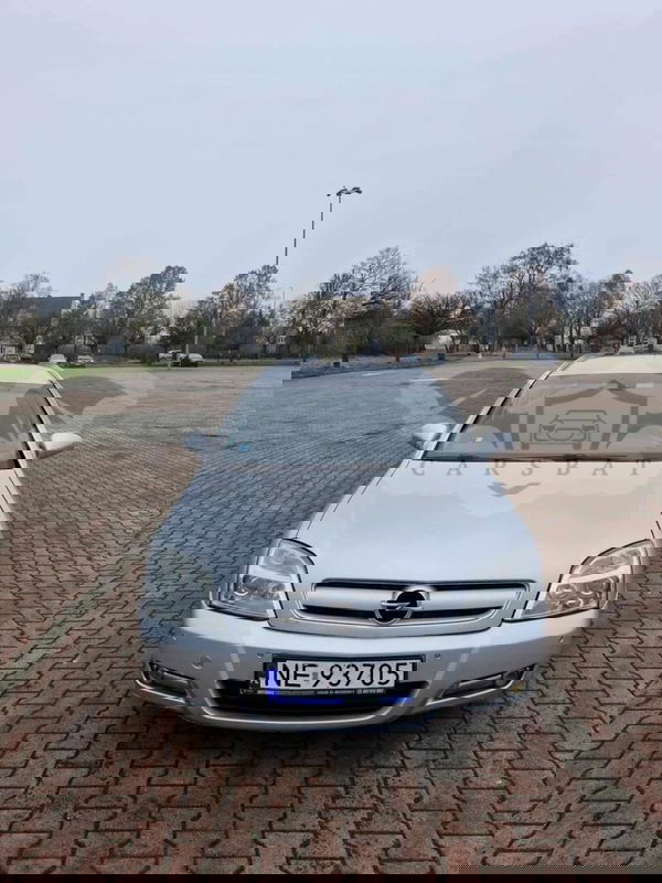 Opel Signum 2.2 DTI 2003