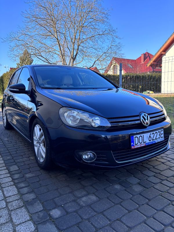 Volkswagen Golf VI 1.6 TDI DPF DSG Highline 2011