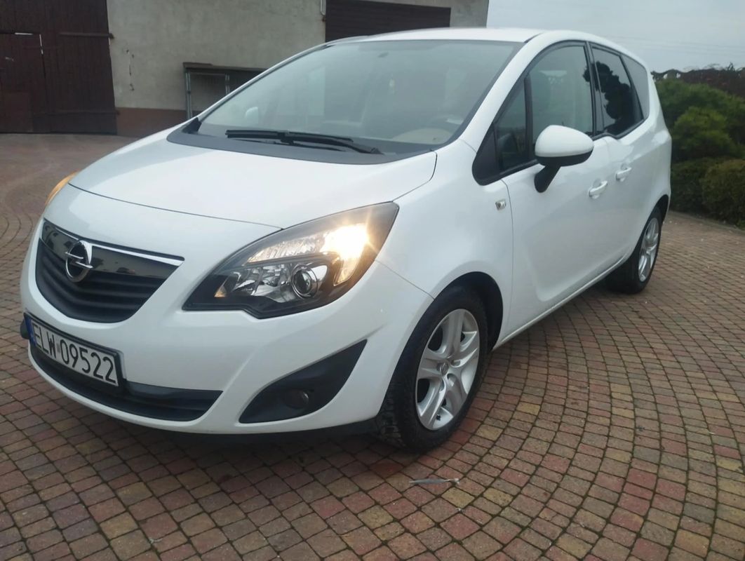 Opel Meriva II 1.4 T Cosmo 2010