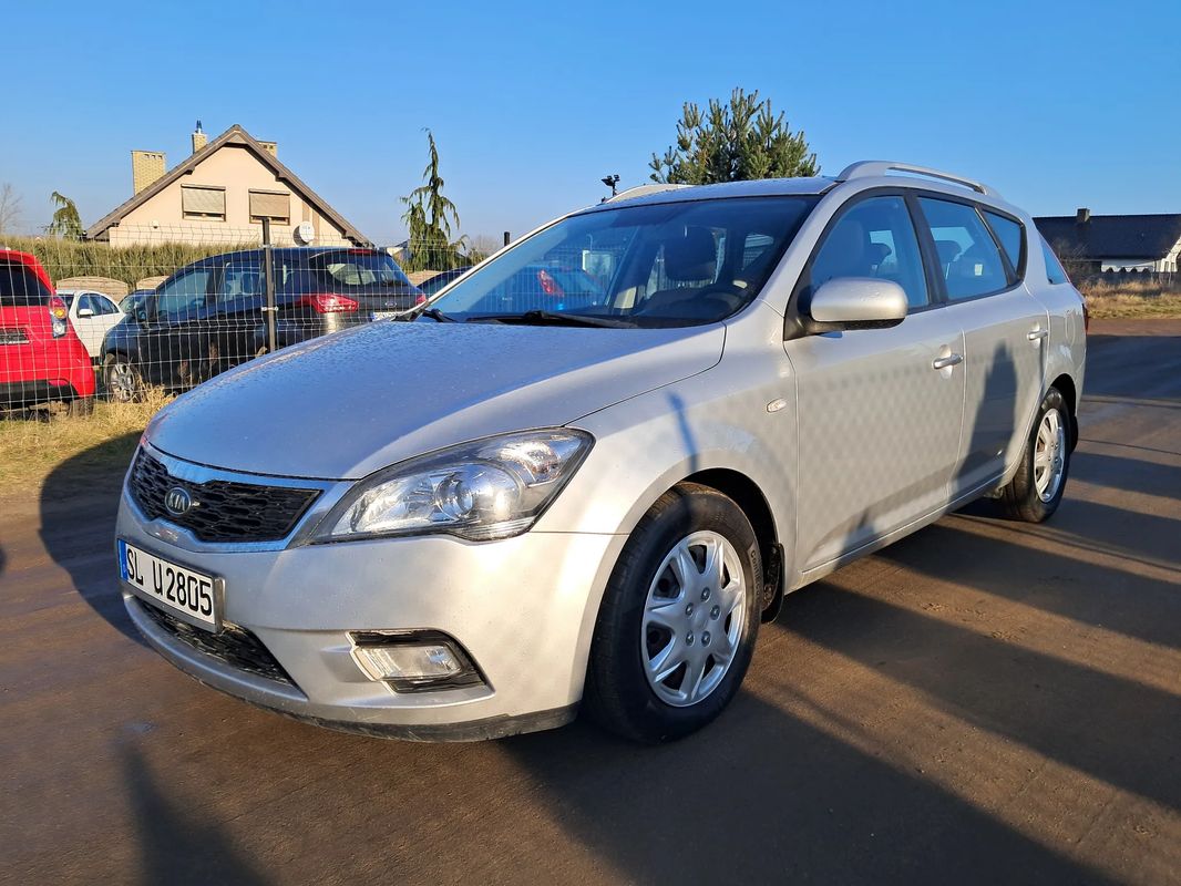 Kia Ceed I 1.6 CRDi 90 Spirit 2010