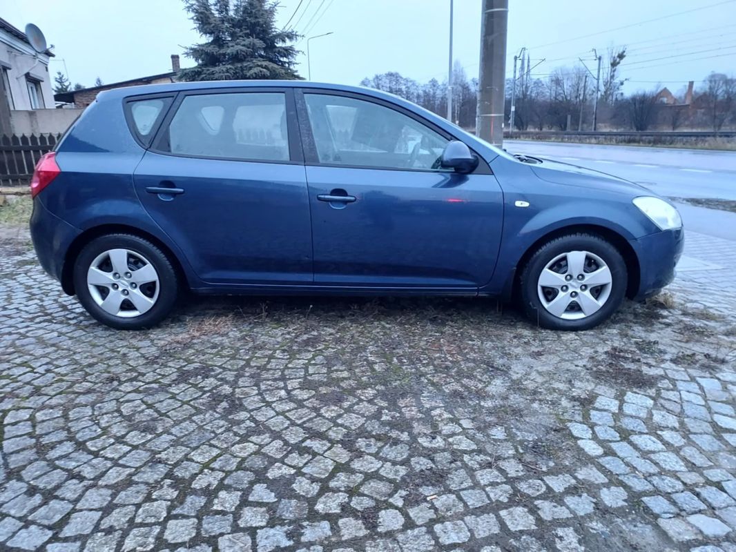 Kia Ceed I Cee'd 2.0 crdi Comfort + 2007