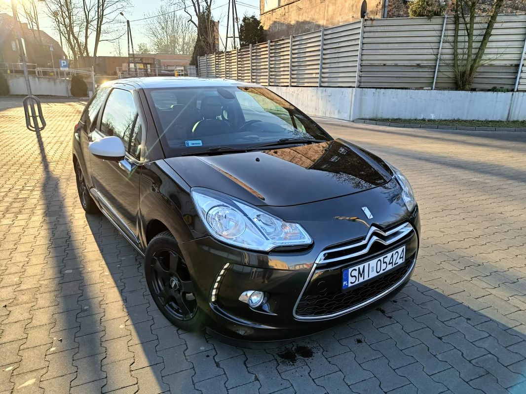 Citroën DS3 1.6 VTi SoChic 2011