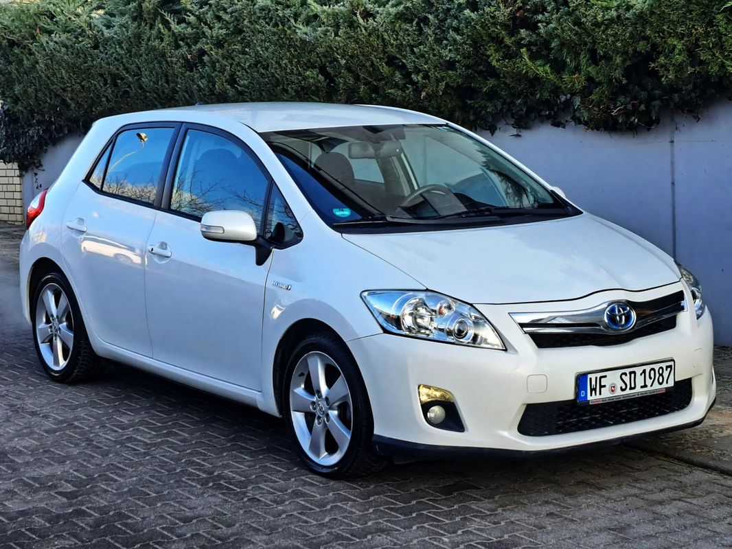 Toyota Auris I 1.8 VVT-i Hybrid Automatik Design Edition 2011