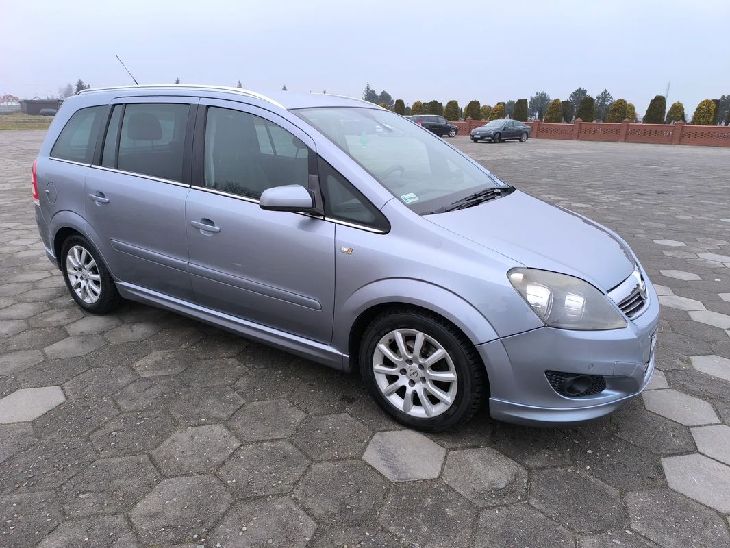 Opel Zafira B 1.8 Cosmo 2008