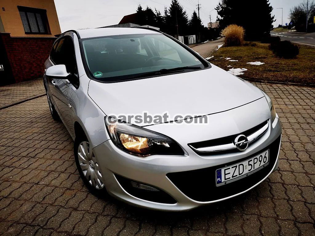 Opel Astra J 1.7 CDTI DPF Color Edition 2013