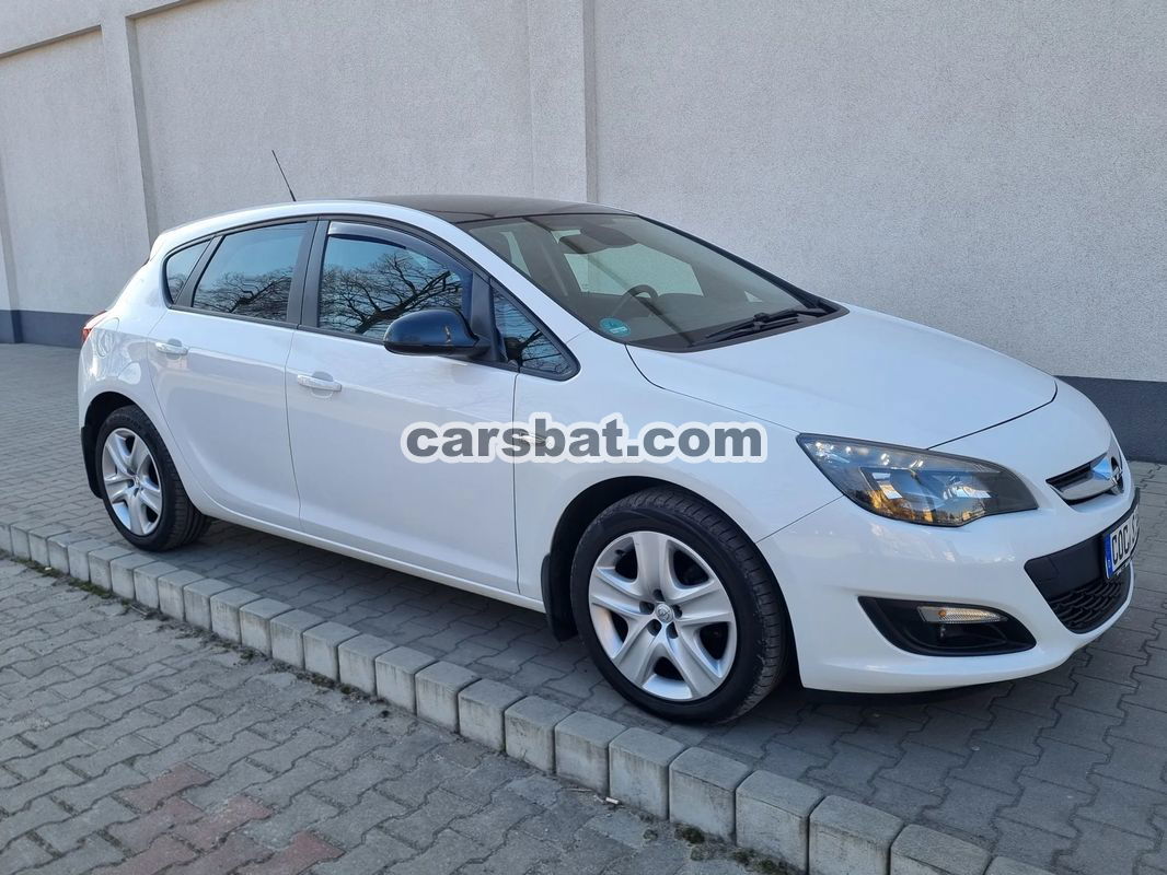 Opel Astra J IV GTC 1.6 T Sport 2012