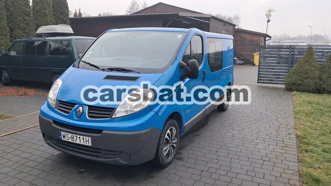 Renault Trafic II 2.0 dCi 115 Combi L2H1 teilverglast 2014