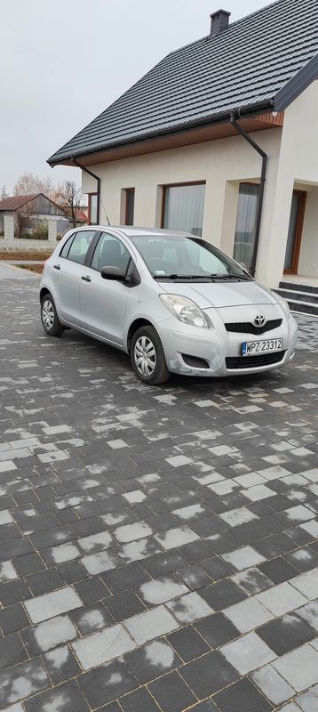 Toyota Yaris II 1.0 Active 2011