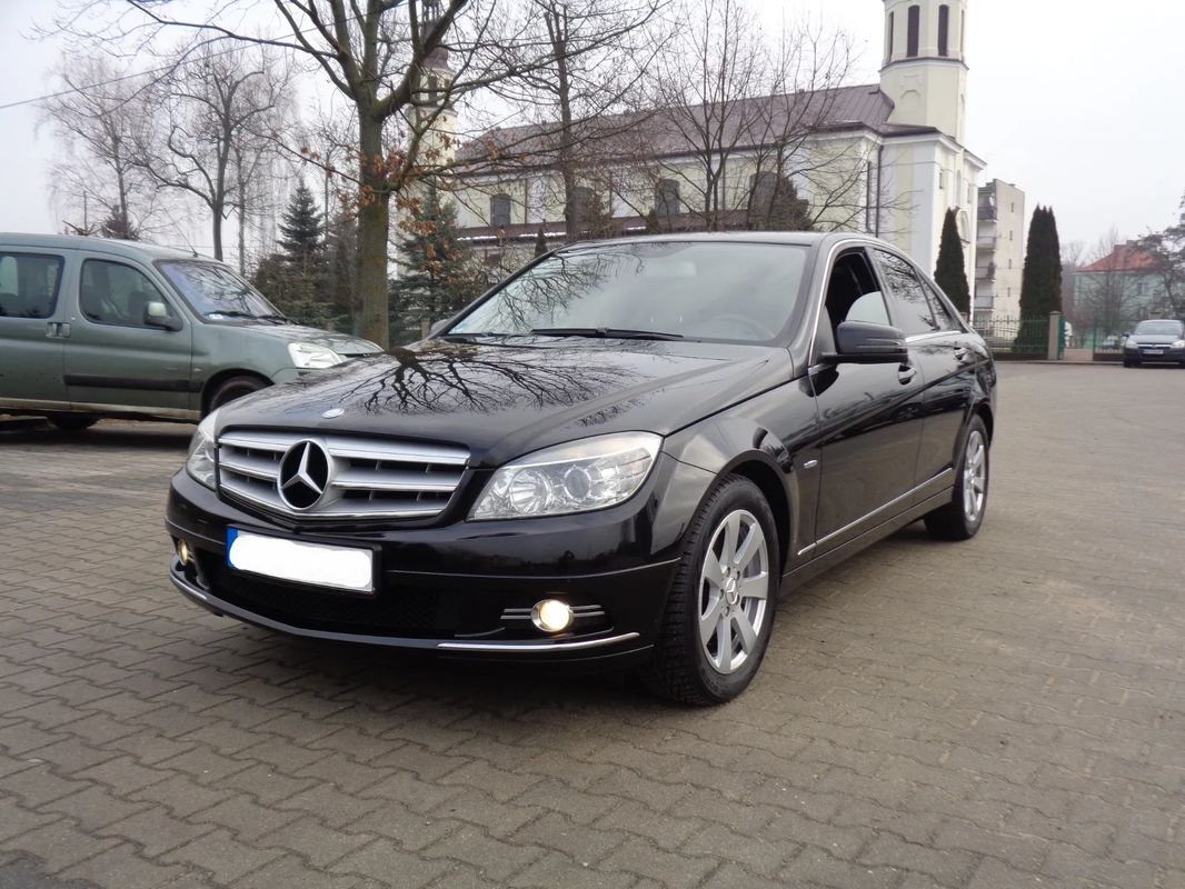 Mercedes-Benz C W204 200 CGI BlueEff Avantgarde 2010