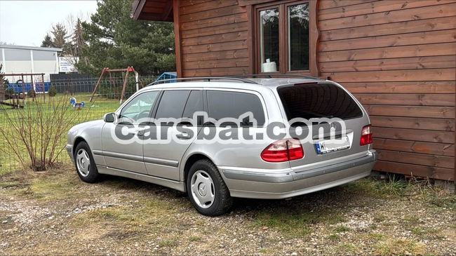 Mercedes-Benz E W210 2000