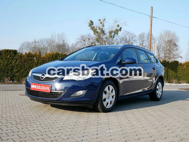 Opel Astra J IV 1.4 Enjoy 2011