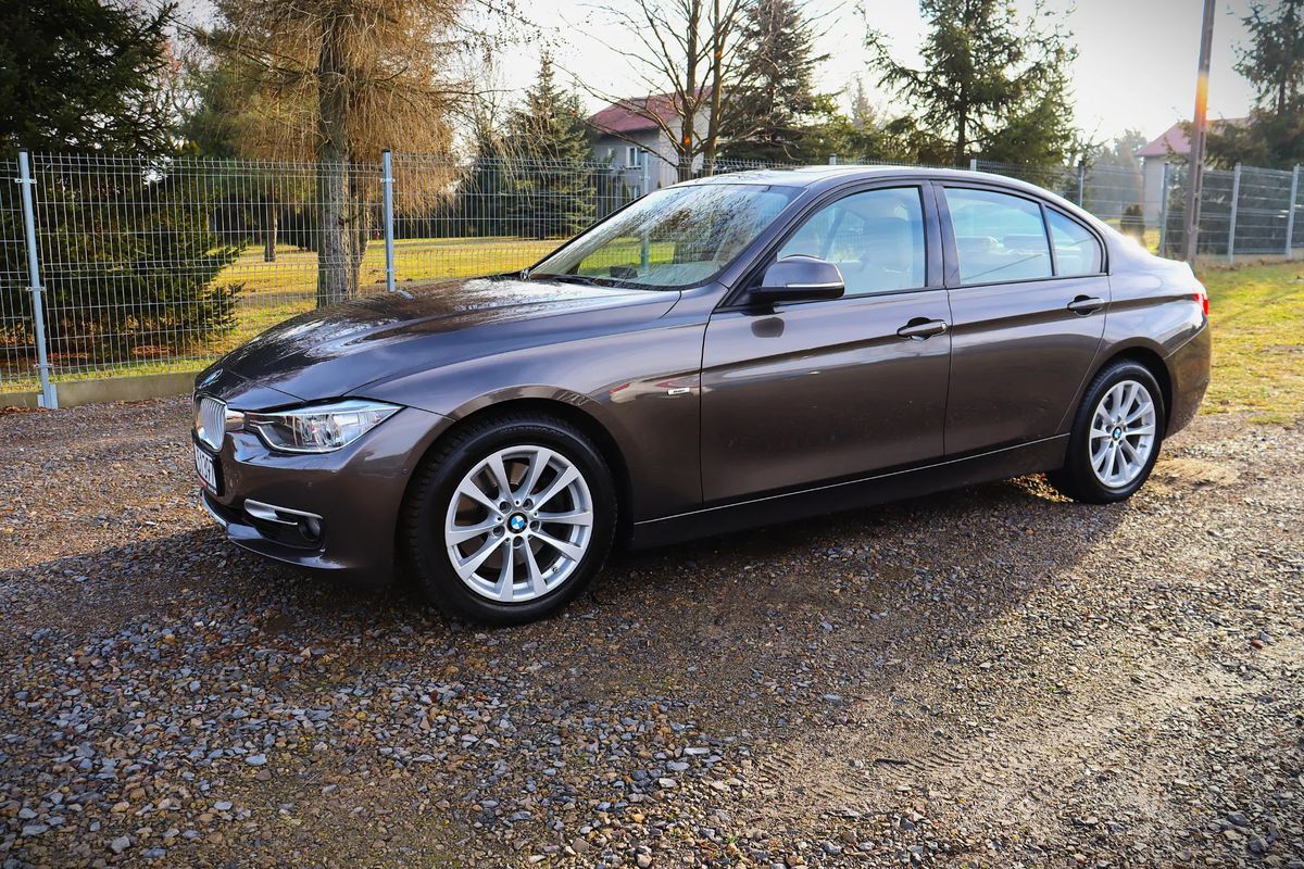 BMW 3 Series F30/F31 328i Modern Line 2012