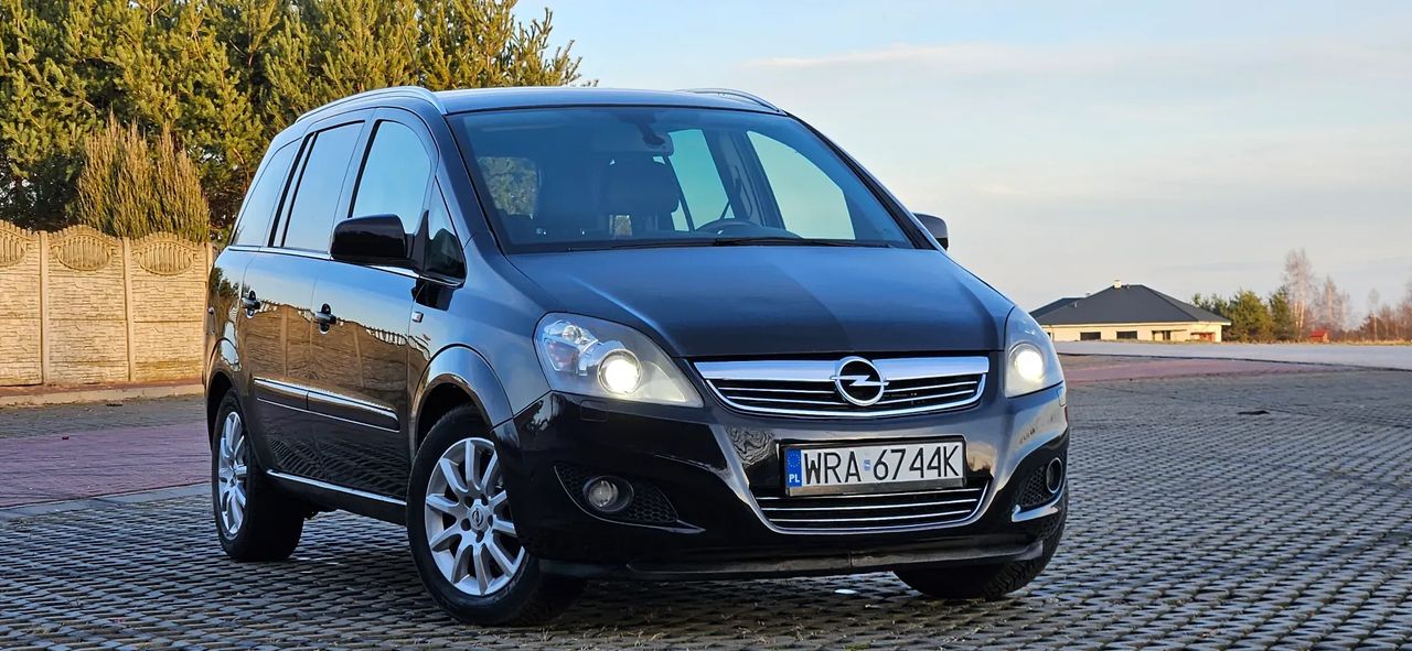 Opel Zafira B 1.8 Cosmo 2010