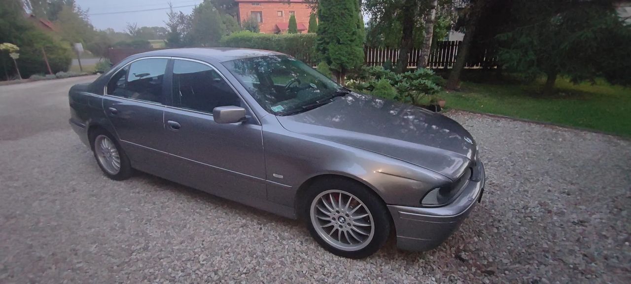 BMW 5 Series E39 525d 2002