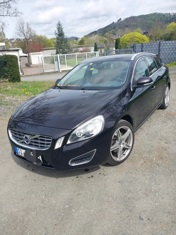 Volvo V60 I D3 Summum 2012