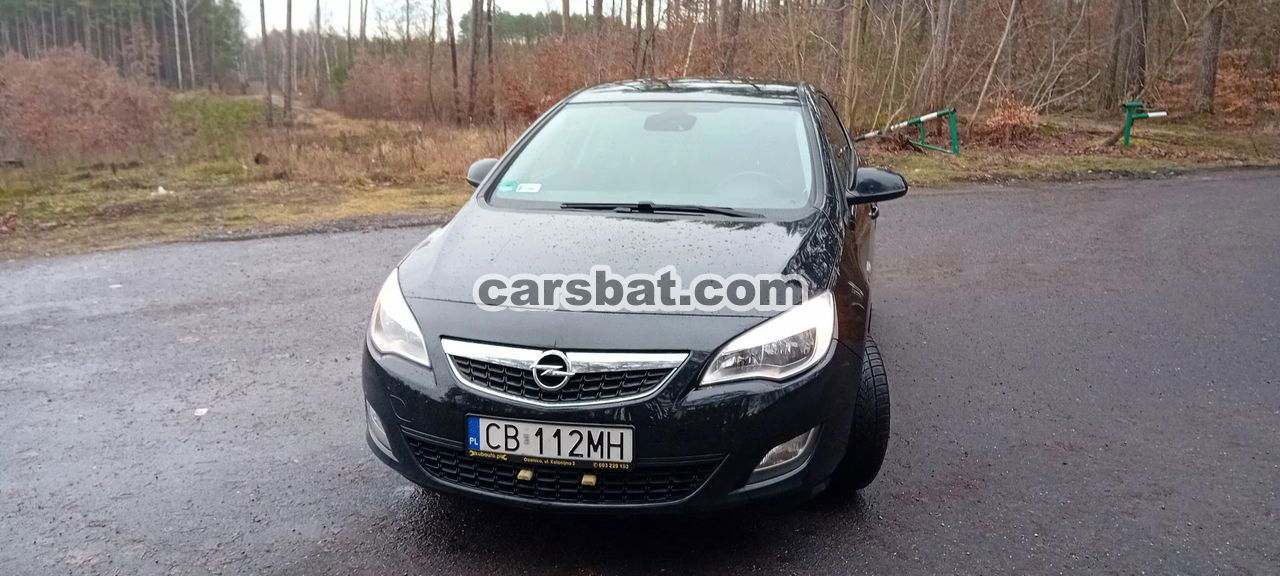 Opel Astra J IV 1.4 T Edition 150 2012